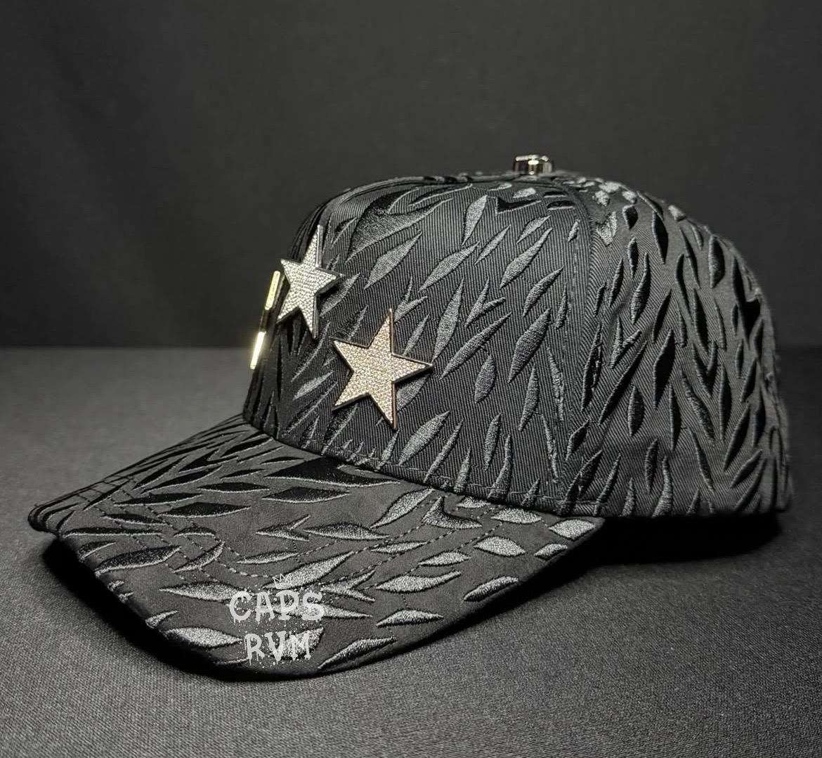 Gorra negra texturizada